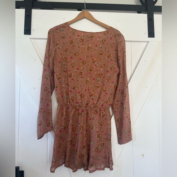 Line & Dot Reality Bites Romper Floral Large - Picture 2 of 4